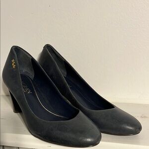 Elegant Navy Blue Pumps